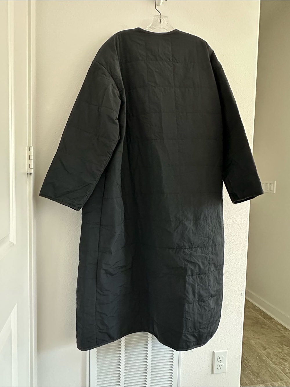 Everlane The Renew Quilted Long Liner Coat Size: L - Picture 10 of 11